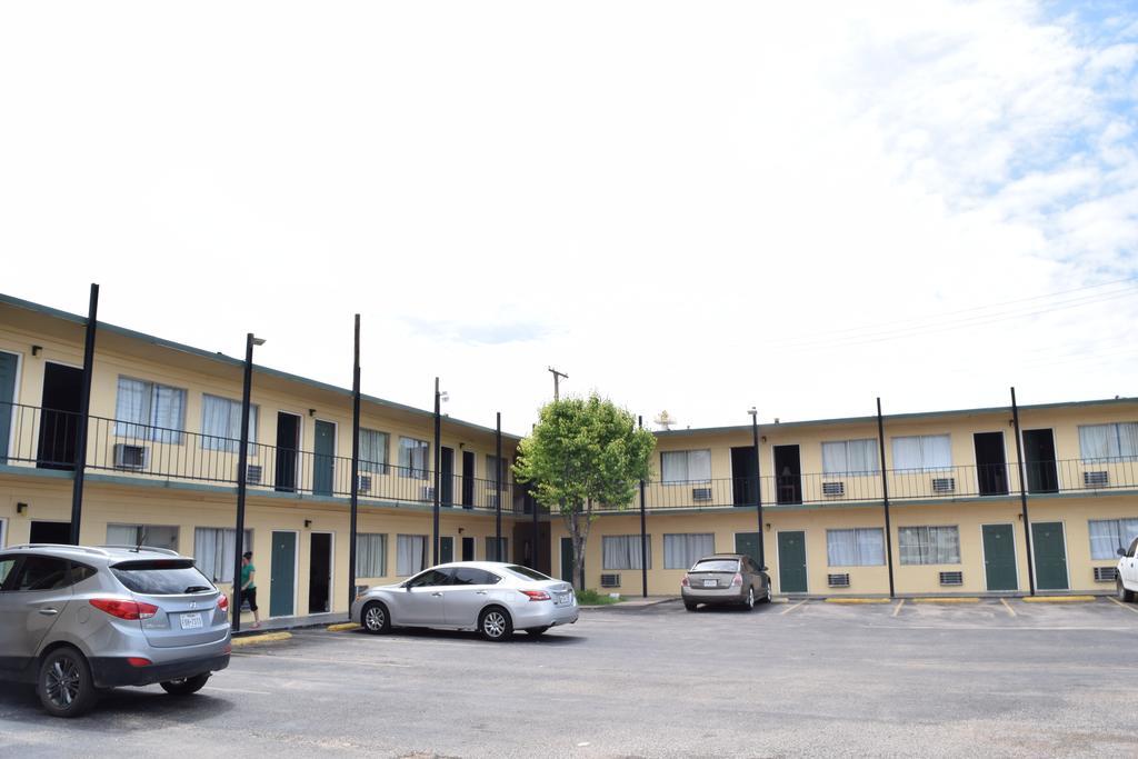 Imperial Motel โอเดสซา ภายนอก รูปภาพ